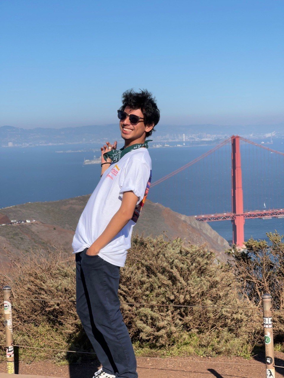 César overlooking the Golden Gate Bridge